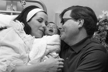 Τίτλοι τέλους με υποβοηθούμενη αυτοκτονία για το μαέστρο Έντουαρντ Ντάουνς