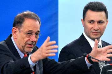 Καλά νέα για τη βίζα και παρότρυνση για λύση στο όνομα «φέρνει» στην ΠΓΔΜ ο Σολάνα