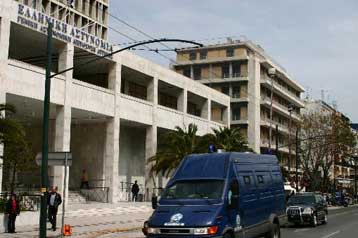 Στο μικροσκόπιο των αδιάφθορων της ΕΛ.ΑΣ. οι σχέσεις αστυνομικών με τη σπείρα των 16