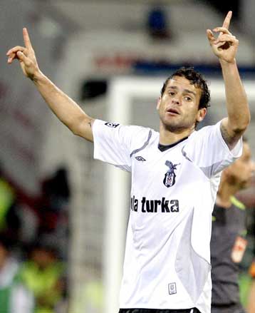 O Μπομπό βάζει τη διαφορά για να έρθει στον Ολυμπιακό