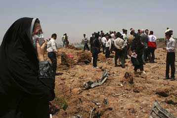 Νεκροί και οι 168 επιβαίνοντες αεροσκάφους που συνετρίβη στο Ιράν