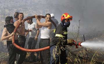 Πυρκαγιές σε Ασπρόπυργο, Ανδρο και Αριδαία Πέλλας
