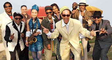 To πρώτο Cosmic Festival ανοίγει τις πύλες του στο Θέατρο Βράχων