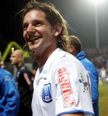 Ξεκαθαρίζει για Παπαζαχαρία για την Μπρίστολ Σίτι