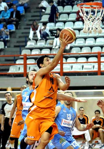 Υπέγραψε ο Μπατής στο Μαρούσι, κοντά στην ανανέωση ο Κις