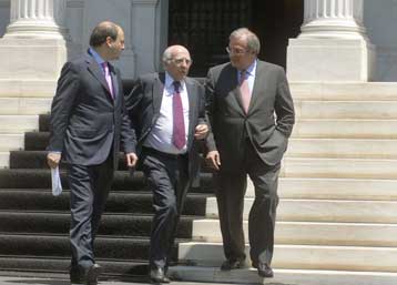 Σχέδιο νόμου για την απελευθέρωση των υπηρεσιών προωθεί η κυβέρνηση