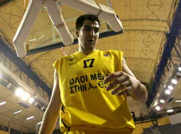 Ταπούτος και Κάλογουεϊ φέρονται να βρίσκονται στο στόχαστρο του Αρη