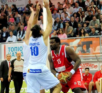 Παραμένει στον Κολοσσό ο Ασημακόπουλος