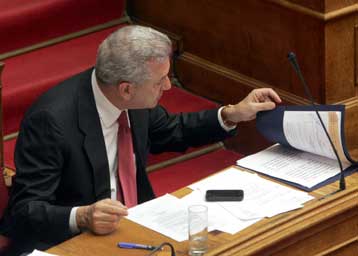 Ενημέρωση της Βουλής για τη γρίπη ζητά από τον υπουργό Υγείας το ΠΑΣΟΚ