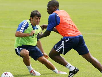 Τιμωρία για Νίνη και Σιμάο από τον Τεν Κάτε