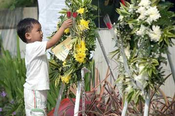 Φυγάς ισλαμιστής τρομοκράτης συνδέεται με τις επιθέσεις στη Τζακάρτα