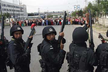 Η κινεζική αστυνομία παραδέχεται το θάνατο «δώδεκα κακοποιών» στο Ουρούμτσι