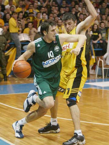 Ο Αρης ανακοίνωσε την απόκτηση του Χατζηβρέττα