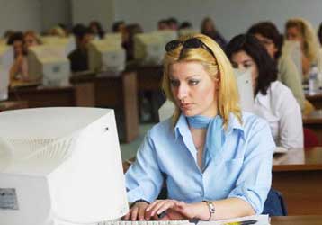 «Παγωμένοι» οι μισθοί στον ιδιωτικό τομέα και το 2009