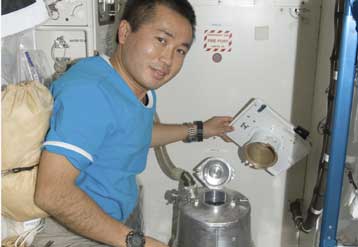 Επισκευάστηκε η τουαλέτα στο συνωστισμένο Διεθνή Διαστημικό Σταθμό