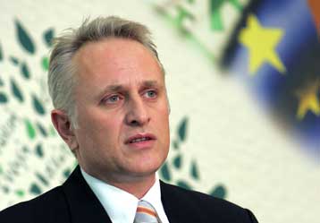 Στην αντεπίθεση το ΠΑΣΟΚ για τις δηλώσεις Τσάτσου περί της Προεδρικής εκλογής