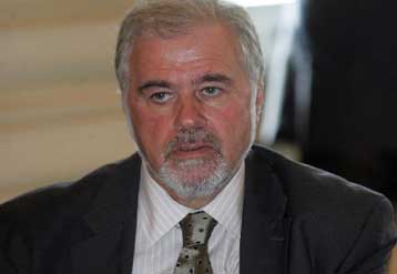 Αναψε φωτιές στη ΝΔ η εκλογή του Κώστα Πουπάκη στην Ευρωβουλή