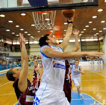 Τρίτη στον όμιλο η εθνική μπάσκετ Νέων παρά το 77-71 επί της Λετονίας