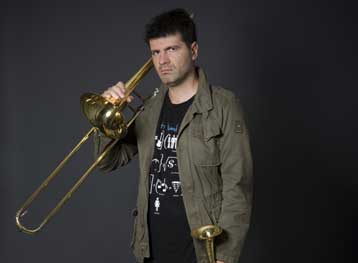 Ο Φοίβος Δεληβοριάς στην 15η Συνάντηση Νέων στον Αρδα την Παρασκευή