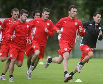 Με Γκαλέτι και Τοροσίδη οι λίστες του Ολυμπιακού για τα ματς με τη Σλόβαν