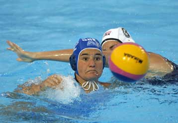 Τρίτη στον όμιλό της η εθνική γυναικών πόλο, έχασε 12-8 από τις ΗΠΑ