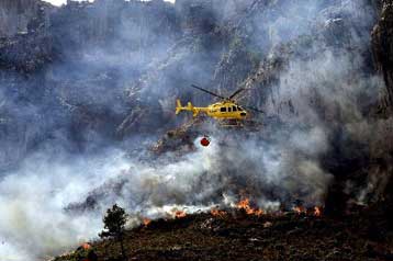 Στάχτη χιλιάδες στρέμματα γης σε Ισπανία, Κορσική και Σαρδηνία
