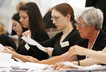 Ταπεινωτική ήττα του Γκ.Μπράουν στις εκλογές για την πλήρωση βουλευτικής έδρας