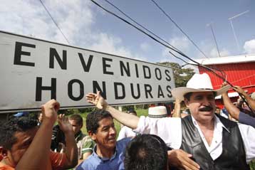 Επιστροφή λίγων ωρών στην Ονδούρα για τον ανατραπέντα πρόεδρο Σελάγια