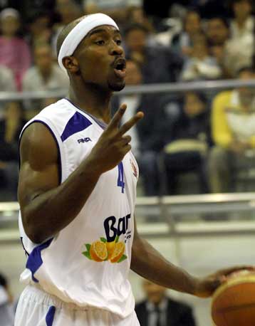 Ο Αρης πήρε φόρα στις μεταγραφές και απέκτησε τον Αμερικανό γκαρντ Στίνσον