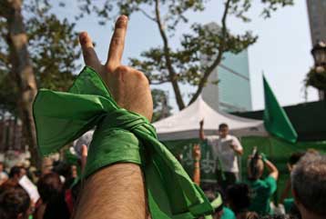 Τελετή στη μνήμη των νεκρών διαδηλωτών ζητά η αντιπολίτευση στο Ιράν