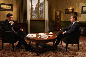 Ρωσική αρκούδα… εκσυγχρονισμένη επαγέλλεται ο Ντμίτρι Μεντβέντεφ