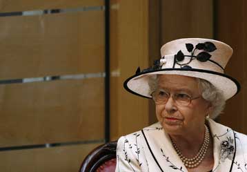 Απολογία στην βασίλισσα Ελισάβετ για την αποτυχία πρόβλεψης της οικονομικής κρίσης