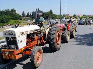 Αποχωρούν από τα μπλόκα οι ροδακινοπαραγωγοί της Πέλλας