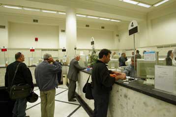 Ακλόνητα… κυμαινόμενα επιτόκια δανείων διαπιστώνει ο Συνήγορος του Καταναλωτή