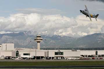 Πιέζεται η Βρετανία να αποκαλύψει το ρόλο της στις μυστικές πτήσεις της CIA