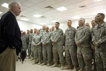 «Αποδίδει καρπούς» η απόσυρση αμερικανικών δυνάμεων από το Ιράκ, κατά τον Γκέιτς