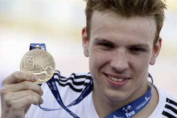 Ο Μπίντερμαν κατατρόπωσε τον Φελπς, παγκόσμιο και από τον Βαν ντερ Μπεγκ