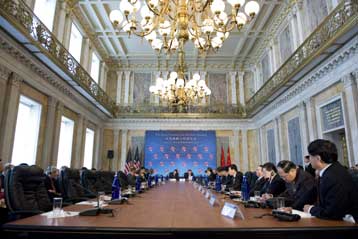 Σινο-αμερικανική (φραστική) σύγκλιση για «ισορροπημένη οικονομική ανάπτυξη»