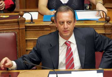 Υψηλοί τόνοι στη Βουλή κατά τη συζήτηση του νομοσχεδίου για τα σκάφη αναψυχής