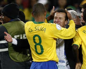 Ξανά στη «Σελεσάο» ο Ζιλμπέρτο Σίλβα για το φιλικό με την Εσθονία