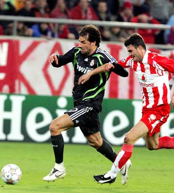 Ο Μαρινάκης έτοιμος να μπει στην ΠΑΕ και ο… Φαν Νίστελροϊ στον Ολυμπιακό