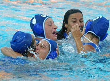 Η Εθνική πόλο γυναικών για τελικό κόντρα στις ΗΠΑ