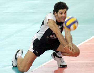 Την απόκτηση του Θεόκλητου Καριπίδη ανακοίνωσε η ΑΕΚ