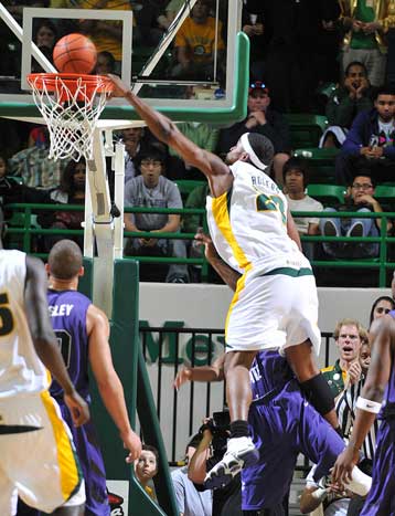 Ο Πανιώνιος απέκτησε τον Αμερικανό σέντερ Κέβιν Ρότζερς για έναν χρόνο