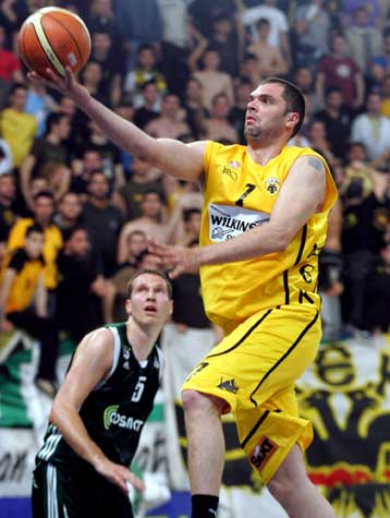 Έμεινε στον Πανιώνιο ο Ζορόσκι, συμφωνία με τον Παπανικολάου