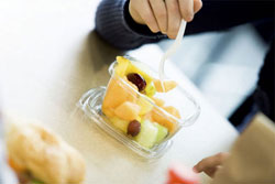 Η απόλυτη σύσταση για αδυνάτισμα: Μην τσιμπολογάτε!