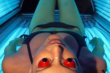 Καρκινογόνο το τεχνητό μαύρισμα με σολάριουμ, προειδοποιεί ο ΠΟΥ