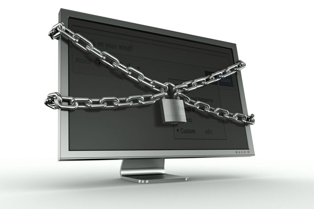 Όλα στο Facebook, Όλα στο Internet;