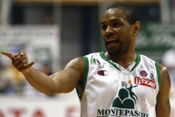 Απέσυρε το ενδιαφέρον του για Μακ Ιντάιρ ο Ολυμπιακός