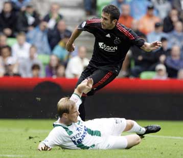 «Γκέλα» με το… καλημέρα για την Αϊντχόφεν, νίκες για Αγιαξ και Φέγενορντ